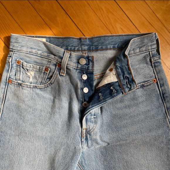 Levi’s 501 Skinny Jeans - Button Fly - Authentic Denim - Size 26x30 - retail $98 - Picture 4 of 13